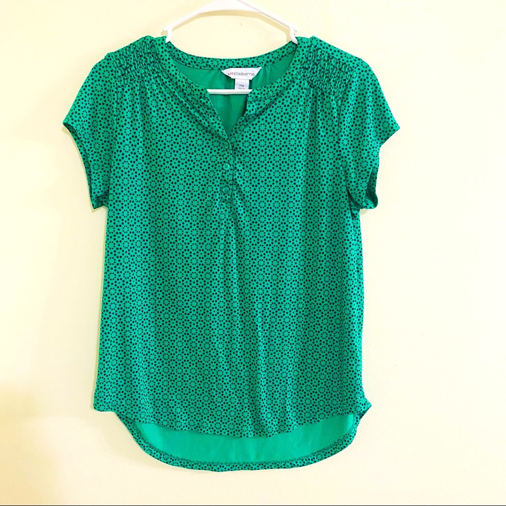 a1064 Liz Claiborne, Women's Button Down Size PM Top, Green.